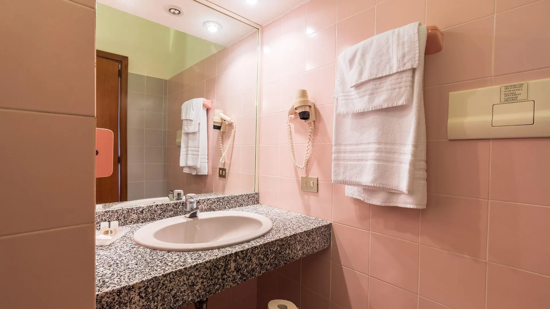 Albergo Miramare Cala Gonone 3*,  Italië